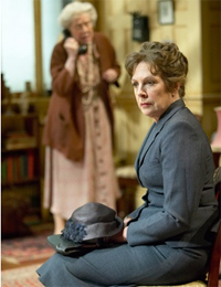 Margaret Tyzack and Penelope Wilton in The Chalk Garden